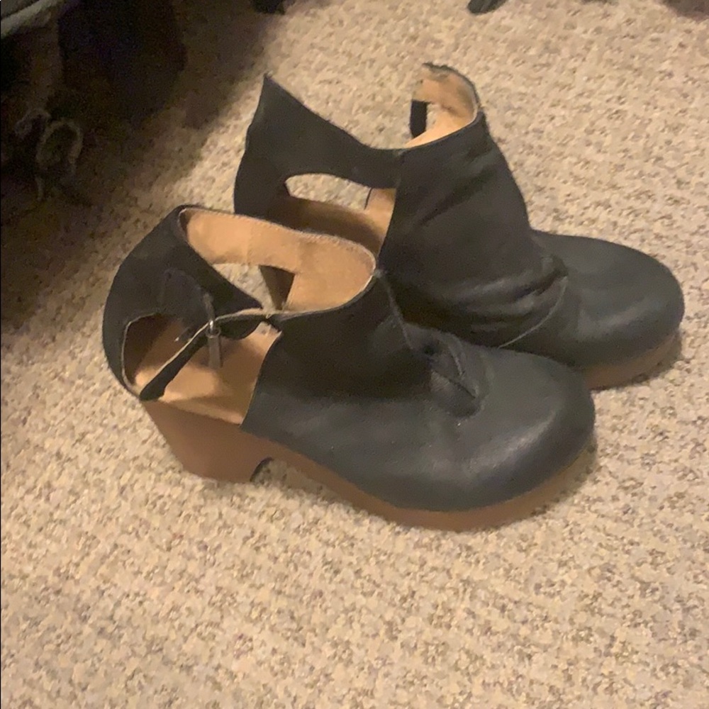 Free people clogs